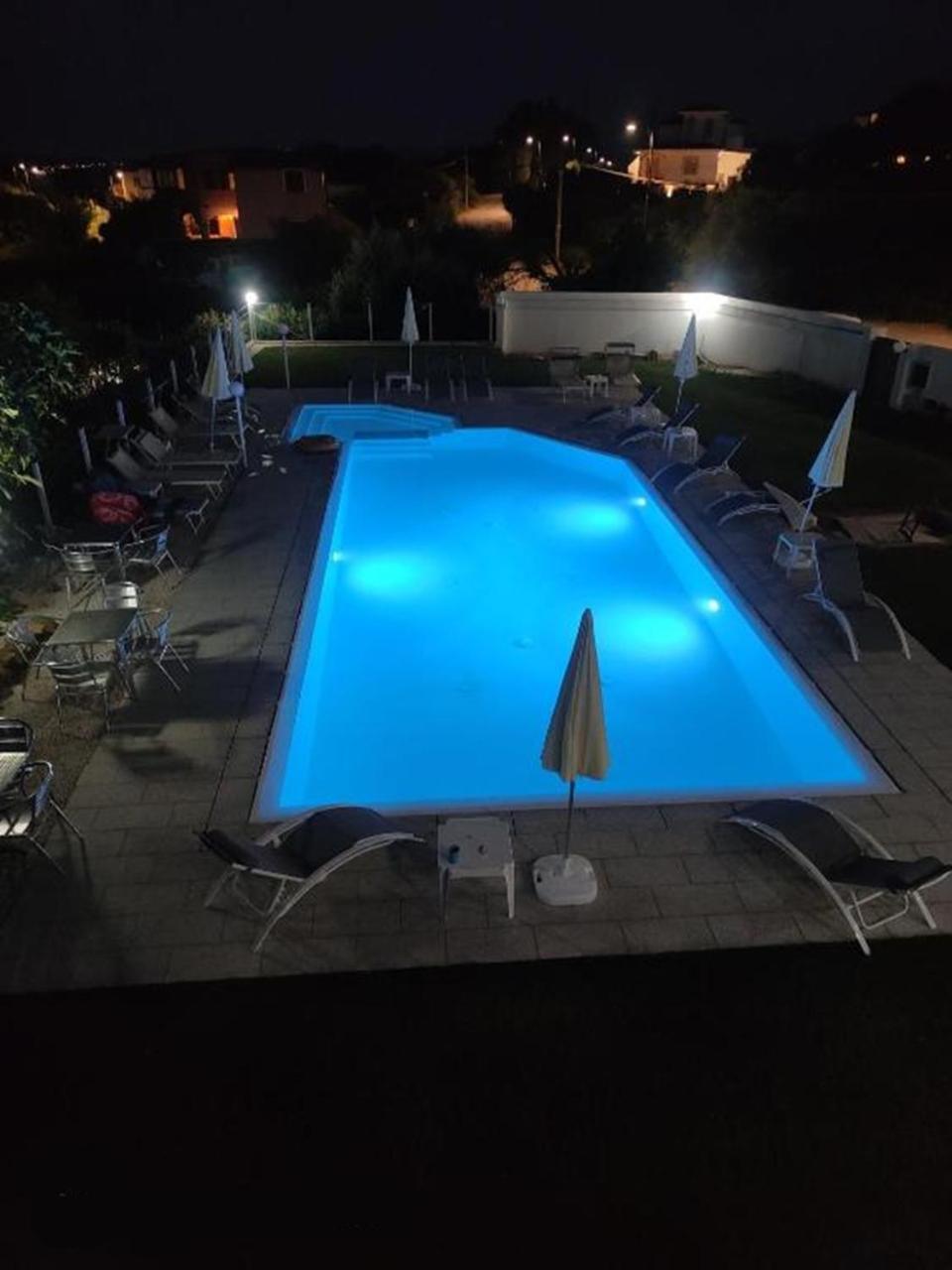 ホテル Al Mare Da Francesca オルビア エクステリア 写真